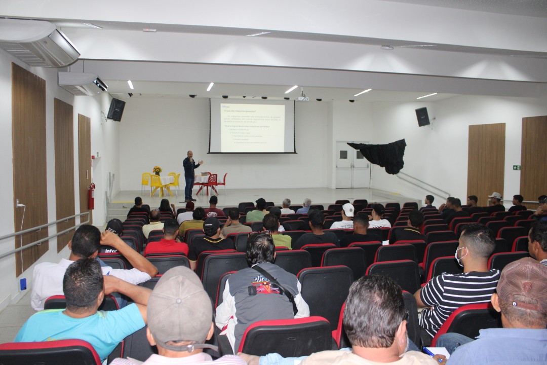 Qualificação de mão de obra local promovida pela Prefeitura atrai empresa e estimula o desenvolvimento econômico em Jaguarari